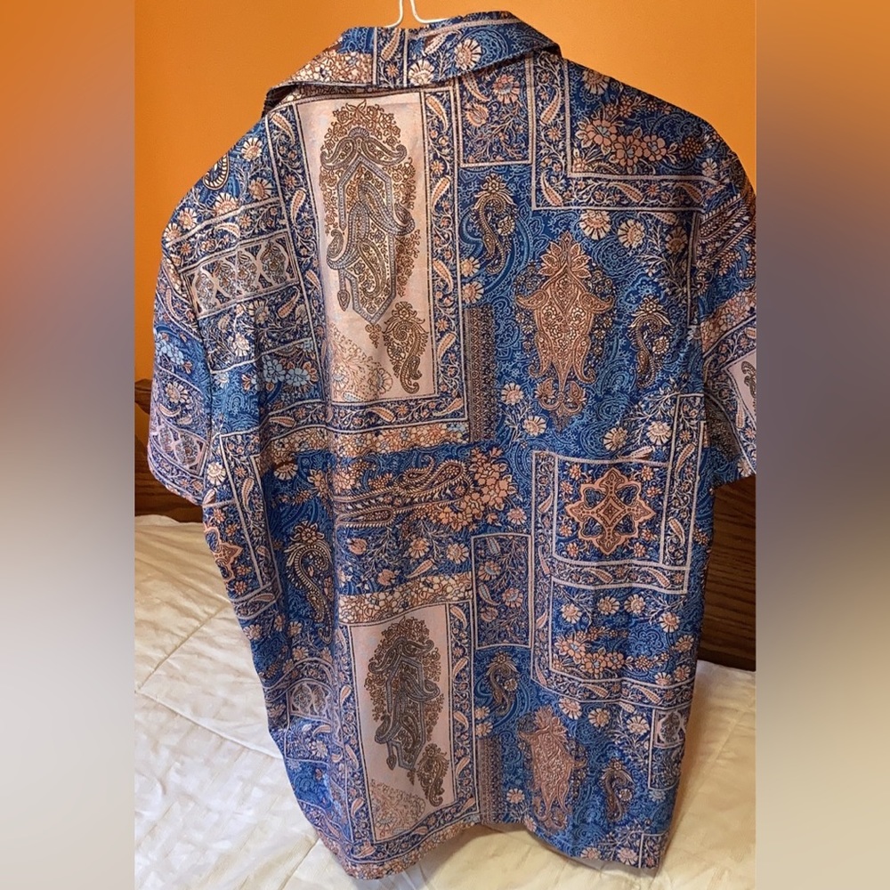 Patterned short sleeve button down - Picture 5 of 5